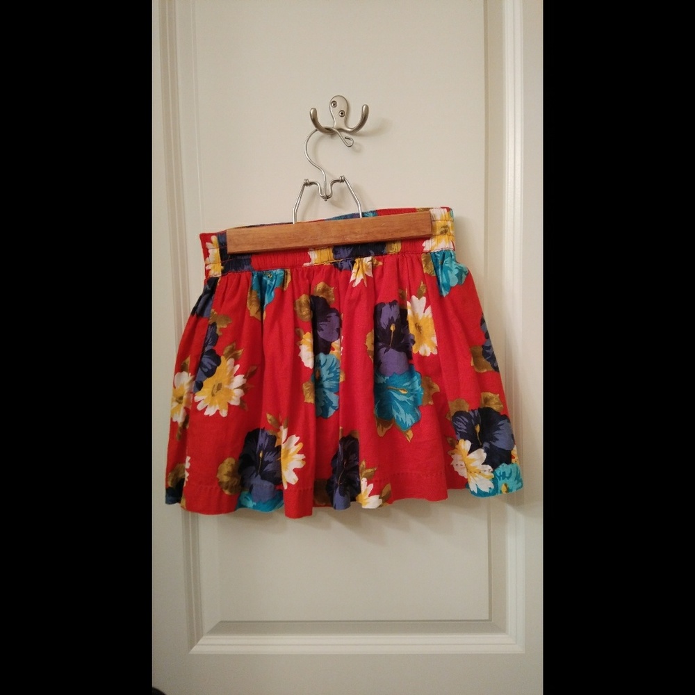 ⚘Hollister Flower Print Skirt⚘ - Picture 2 of 5